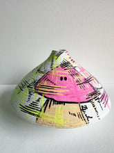 Load image into Gallery viewer, C1P UFO Vase