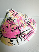 Load image into Gallery viewer, C1P UFO Vase