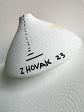 Load image into Gallery viewer, C1P UFO Vase