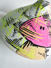 Load image into Gallery viewer, C1P UFO Vase